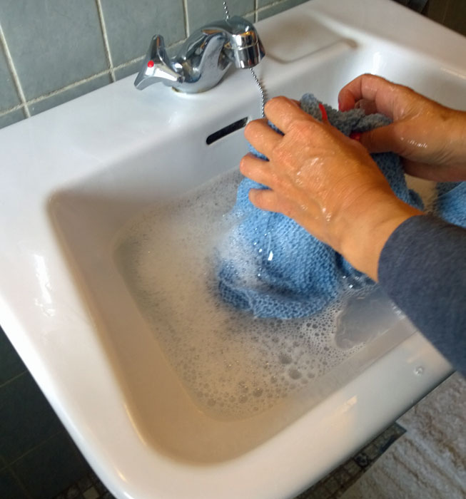 Uldvask - og vedligehold af håndstrikket uldtøj • Blog om strik af Marianne Porsborg fra Design