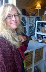 Marianne Porsborg ved Garnhytten Jægerspris, sælger garn online i shoppen Doggerland Design.